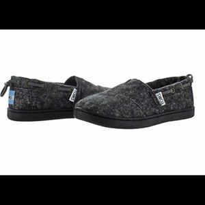 Toms kids shoes size 13.5